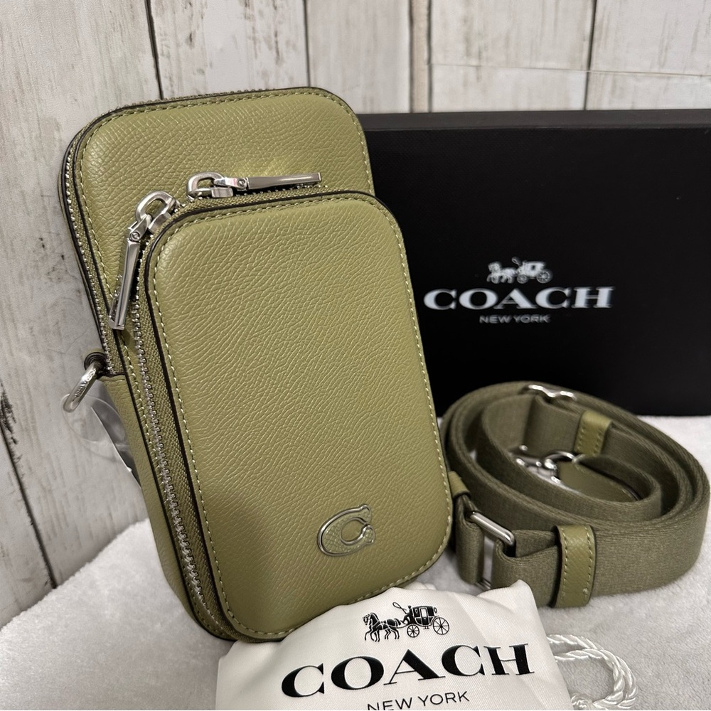 NWT!! COACH Phone Crossbody/Moss
